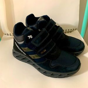 NWT Primigi Gore Tex Black Sneakers 35 US 3